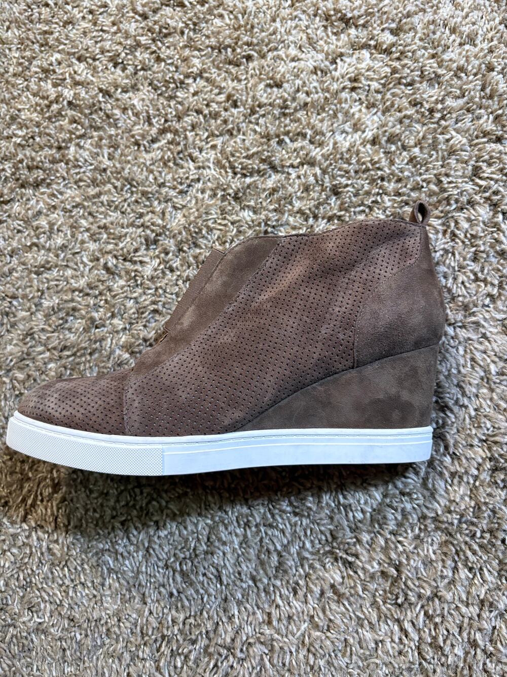 Journee Collection Ciara Sneaker Wedge Womens Size 8.5 Brown Suede